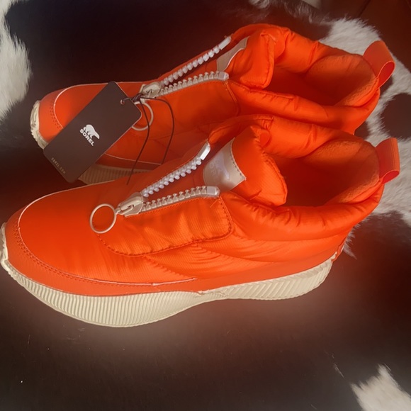 9 🔖 SOREL OUT N ABOUT III PUFFY ZIP WP Women's Outdoor Boot NEW Orange - Picture 10 of 16